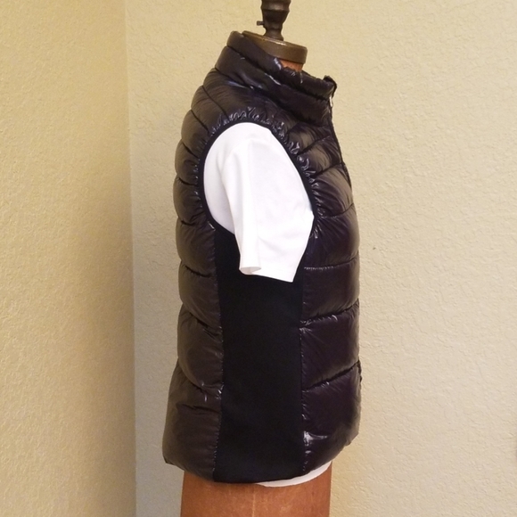 SOLD WOMENS BLACK DKNY PUFFER VEST SIZE S - Picture 3 of 8